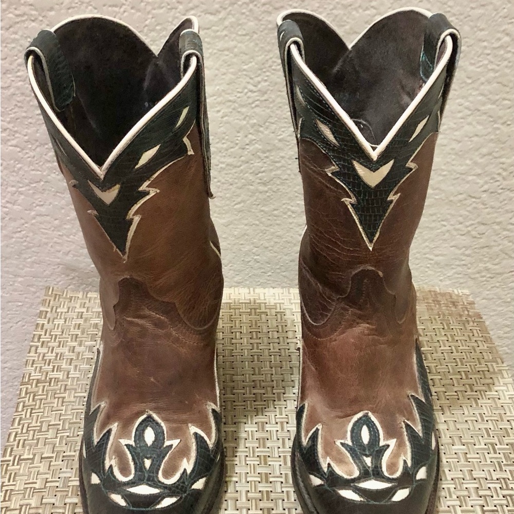 Ariat Brown and Black Western Cowboy Boots